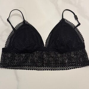 Victoria’s Secret Black Lace Bralette Medium - New w/ removable pads